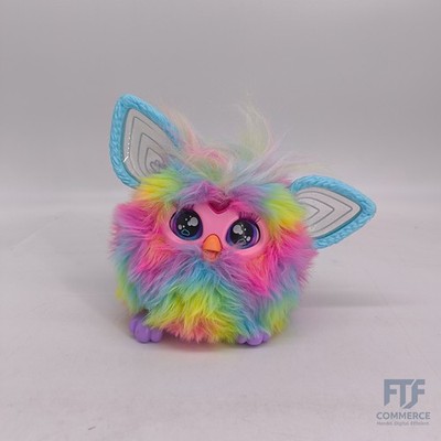 Furby Tie Dye Interaktives Plüschtier   Spricht Deutsch & Furbisch, reagiert auf
