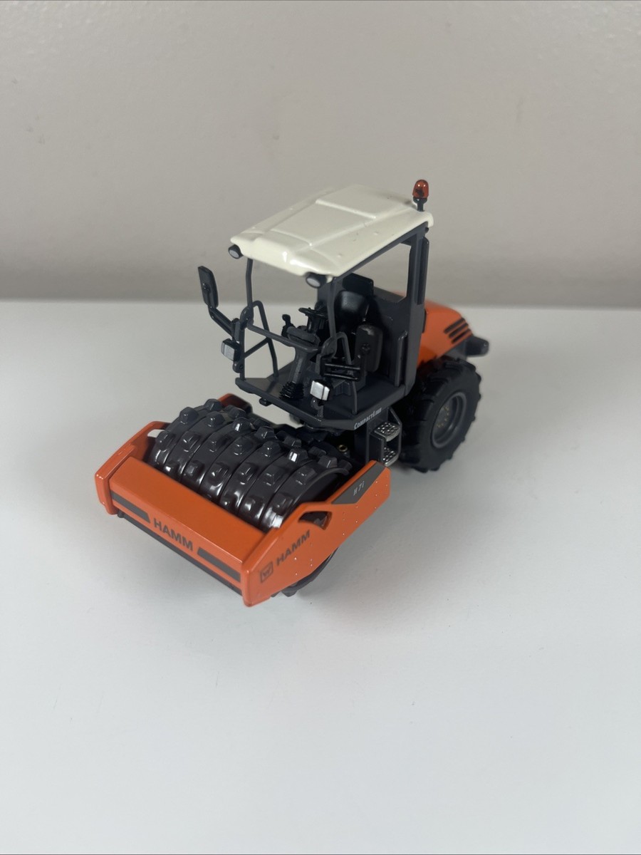 Hamm H7i Padded Roller Compactor with Cab - NZG 1:50 Scale Model