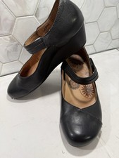 Taos Urge Black Leather Mary Jane Wedge Heel Shoes Size 8 Ankle Strap