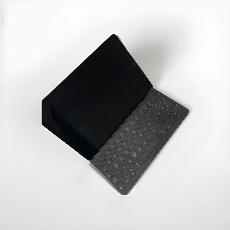 iPad 7th generation 128GB Space G., Apple Pencil 1 and Smart Keyboard 1 QWERTZ - Bild 4 von 4