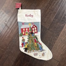 NUEVO CON ETIQUETAS Pottery Barn Crewel Village Árbol Recortar Medias de Navidad Mono Keeley