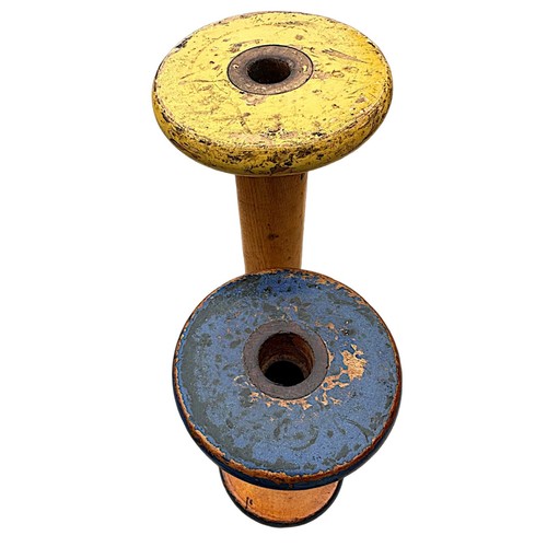 Vintage wooden industrial yarn spindle bobbin spool (lot of 2) - Picture 3 of 4