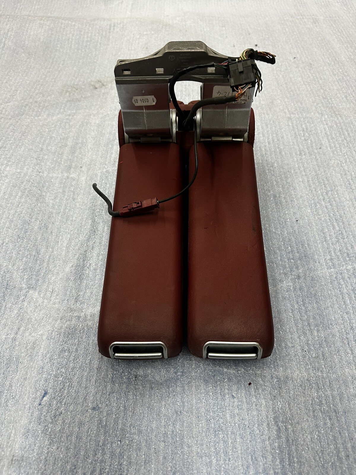 Bentley Continental GT GTC Pair LH/RH Leather Center Console Arm Rests  OEM
