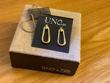 NWT Uno de 50 Gold-plated Scewback Pierced Hanging Earrings "Stand Out" $120