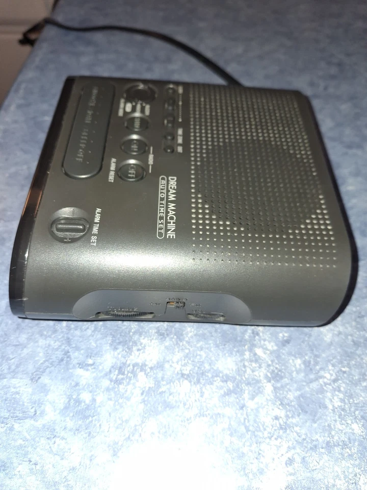 Sony Dream Machine AM FM Dual Alarm Clock Radio Model ICF-C218 Auto Time Set - Image 4 of 4