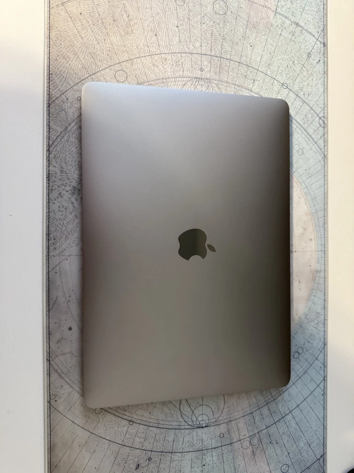 2017-18 13in MacBook Pro Touch Bar 8GB RAM 512 GB SSD Space Gray Excellent Cond - Image 2 of 4