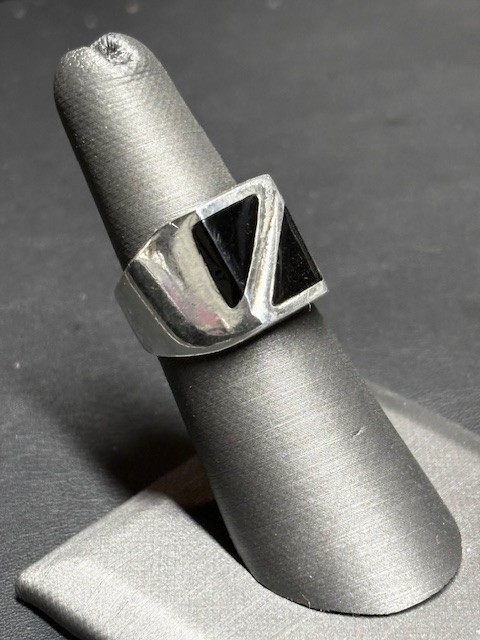 HEAVY SOLID CAST 925 STERLING SILVER AND ONYX SIG… - image 3