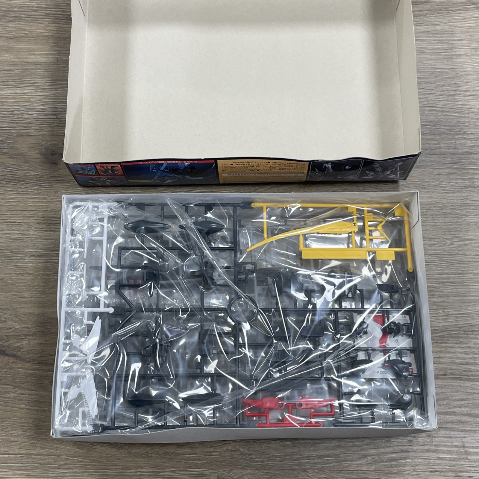 BRAND NEW - Bandai 1/144 EW Gundam High Grade Deathscythe Hell Model Kit