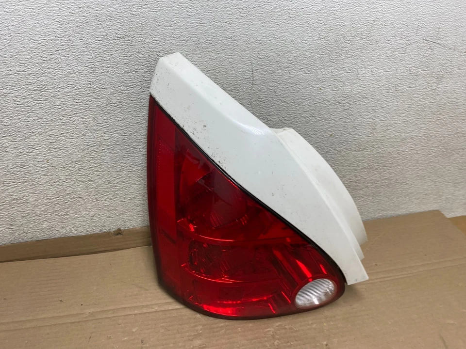 Luz trasera izquierda conductor Nissan Máxima 2004 2005 2006 2007 2008 U0804 DW Foto 3 de 4