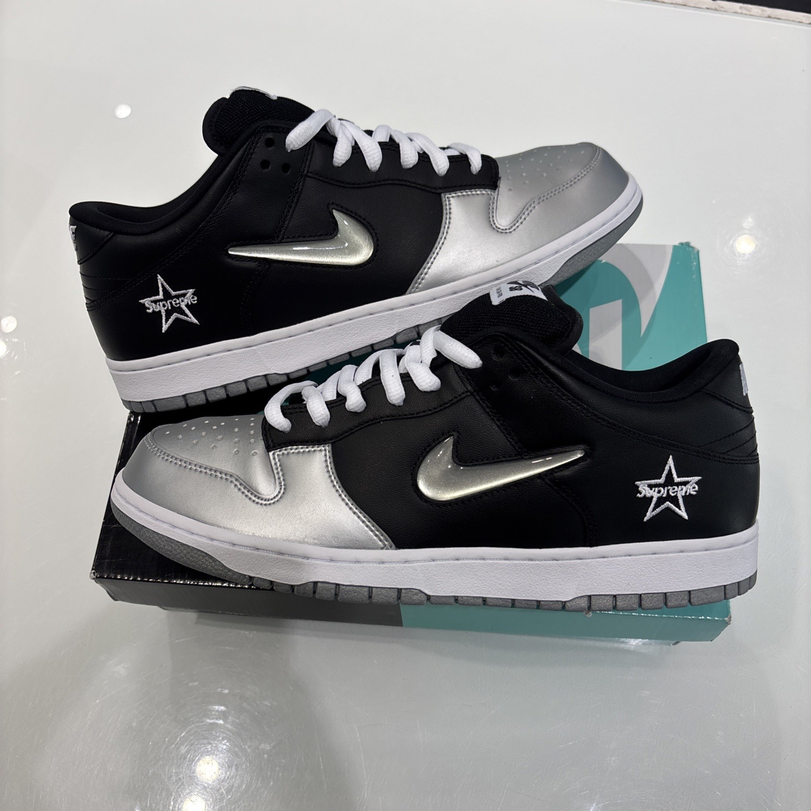 Nike SB Dunk Low Supreme Jewel Silver Size: 12 Brand New Missing Lace Ck3480-001