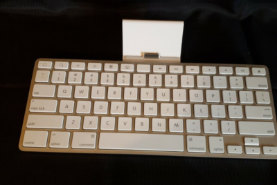 A1359 Genuine Apple iPad 1,2,3 Keyboard Dock 1st 2nd 3rd Gen iPod
