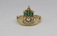 Claddagh Ring 14kt Yellow Gold Diamonds and Emeralds Size 6.5