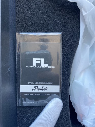 FUTURA Laboratories 2000 10'' Johnny Pearl White Rare PopLife Pointman Limited - Picture 11 of 12