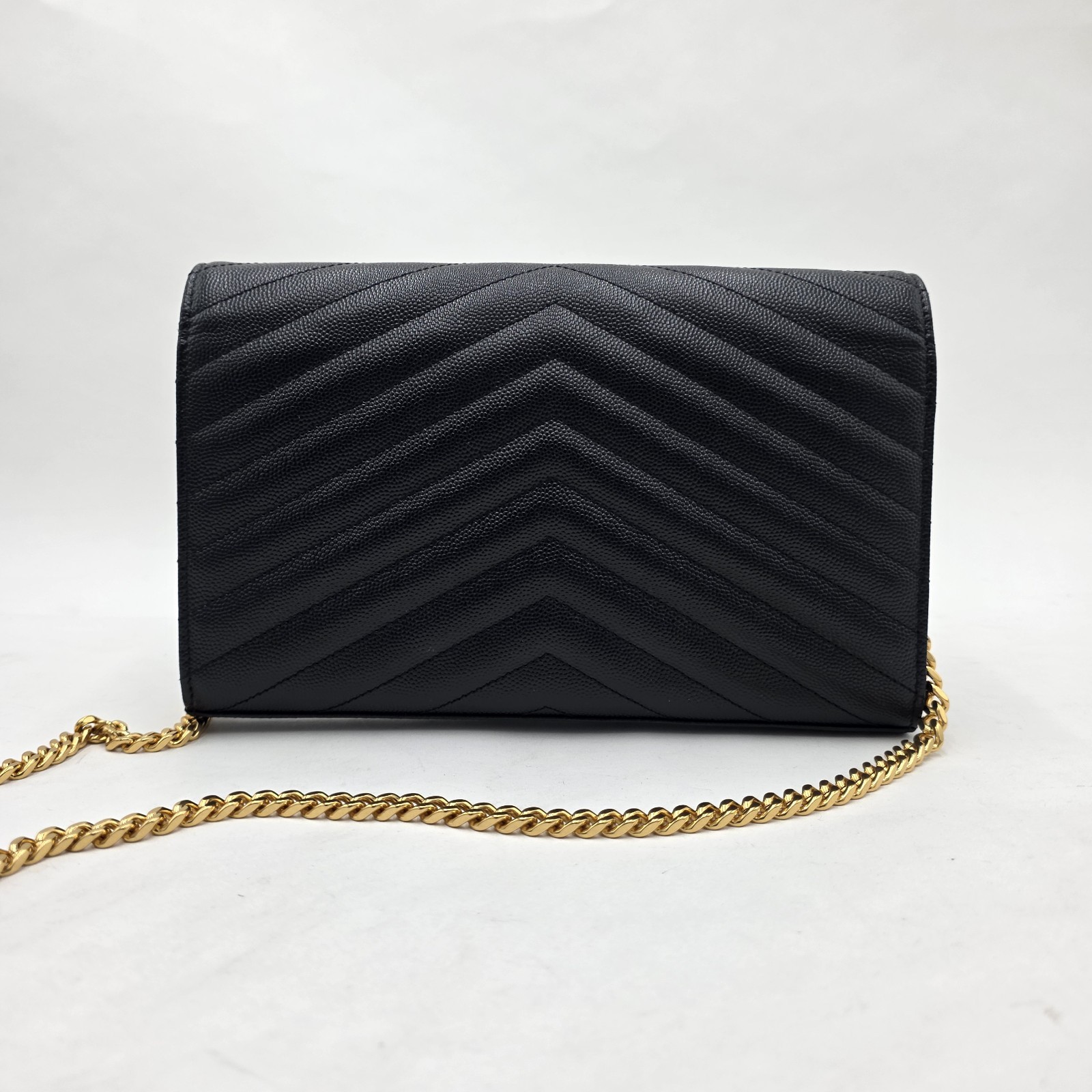 Portafoglio grande Saint Laurent YSL monogramma su catena in pelle granulata