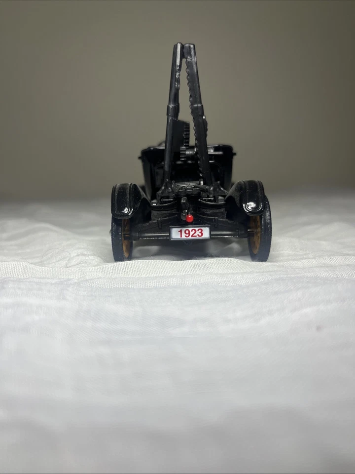 Ford Motor Company Black 1923 Ford Model T Tow Truck - Golden Age of Ford - Image 4 of 4