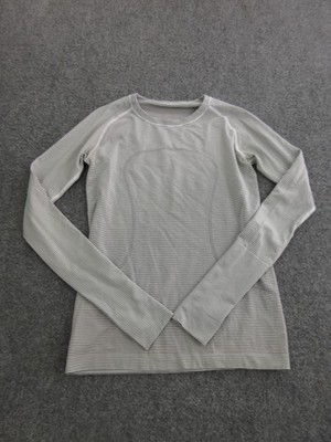 Lululemon Shirt Women 8 Gray Striped Long Sleeve Thumbholes Yoga Athletic Swifly