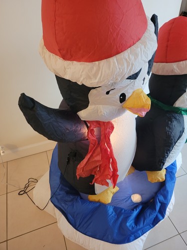 5 FT Lighted Airblown 2009 Penguins On Saucer Gemmy Inflatable Christmas Working - Picture 2 of 9