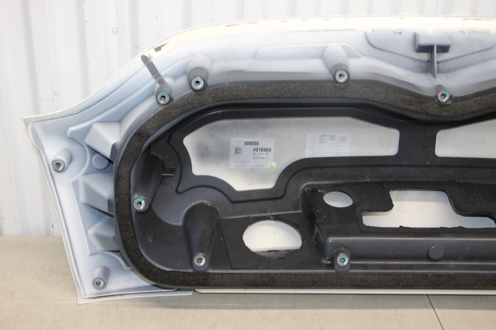 Aston Martin DBX REAR Trunk lid P/N MY83C41602AC