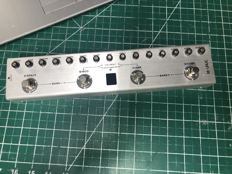 M-VAVE Tank-B Bass Multi-Effects Pedal Rechargeable 9 Preamp 8 IR Cab Tuner
