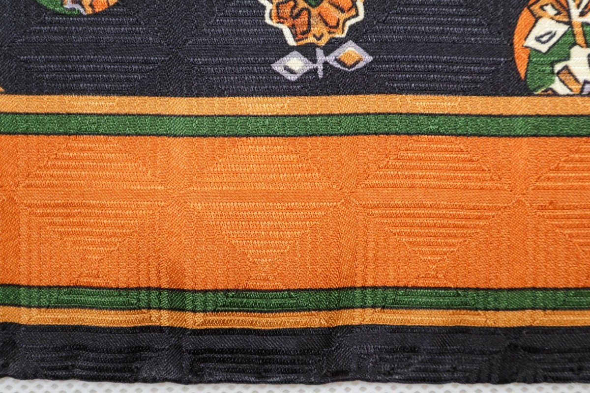 Foulard Carré (Gavroche) Valentino Vintage - 100% Soie, Vert Uni, Occasion Bon état
