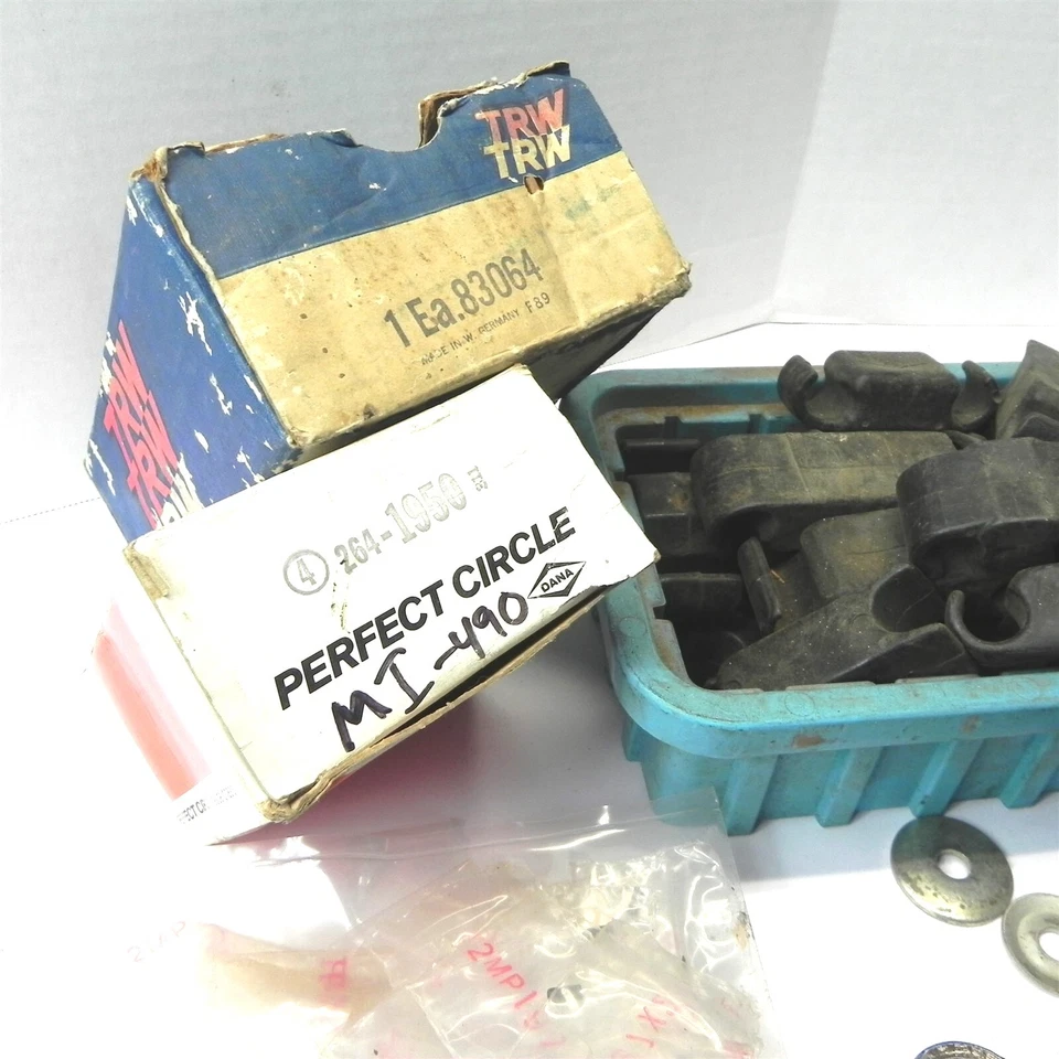 LOTE DE PIEZAS DE SUSPENSIÓN AÑOS 40-80 GM FORD MOPAR TODO INCLUIDO HERRAJES DE RESORTE Foto 4 de 4