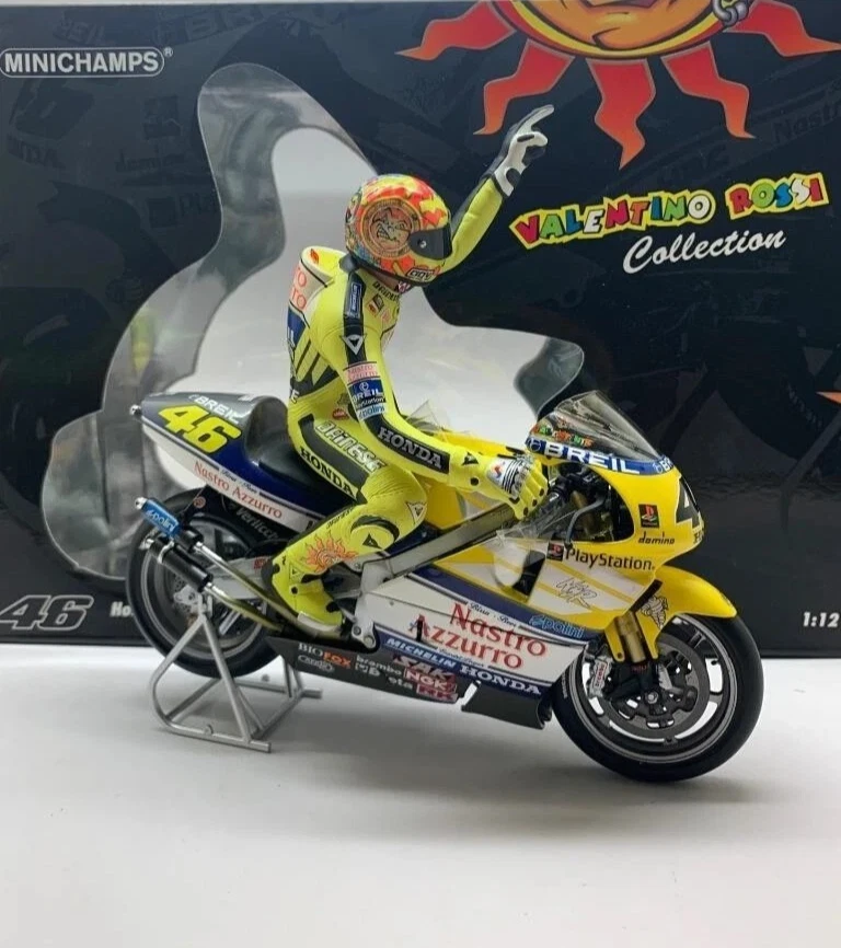 Rossi Model Honda NSR500 bike 1st Win Donington 2000 Minichamps 122 006196 1:12 - Image 2 of 4