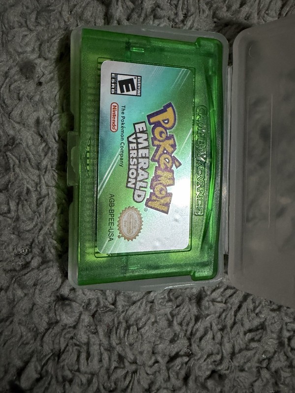 Pokémon: Emerald Version Nintendo Game Boy Advance