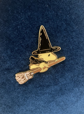 Loungefly Peanuts Characters Halloween Costumes Mystery Pin - Woodstock on Broom