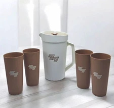 Tupperware VTG  Retro 2 Quart Pitcher and 16 oz Tumblers Brown  Beverage Set NOS