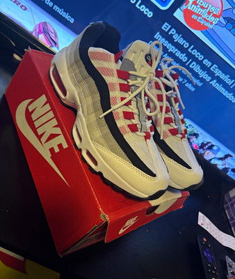 Nike Air Max 95 Men s Low Top Lace Up Sneakers White Gray Black Red