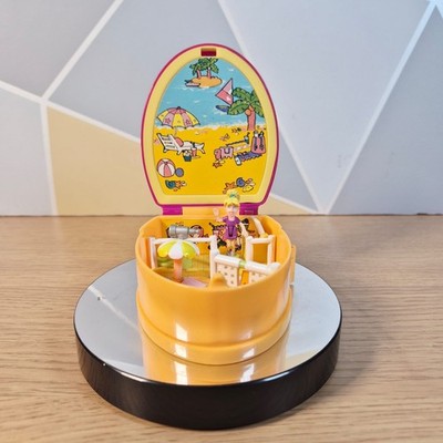 Polly Pocket Trendy Tronics Clock Doll Playset Beach Theme Compact 2000 Mattel
