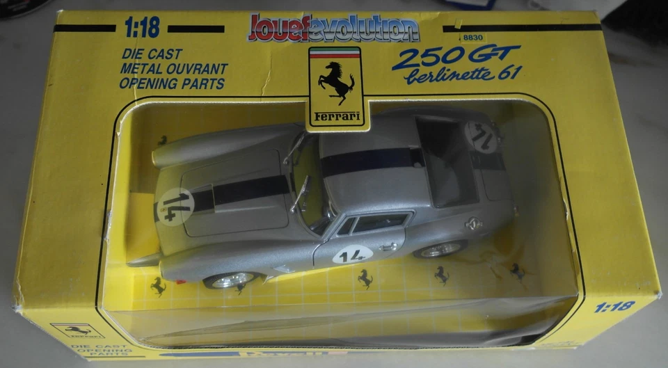 FERRARI 250 GT BERLINETTA - 1:18 (Revell) - Immagine 2 di 4