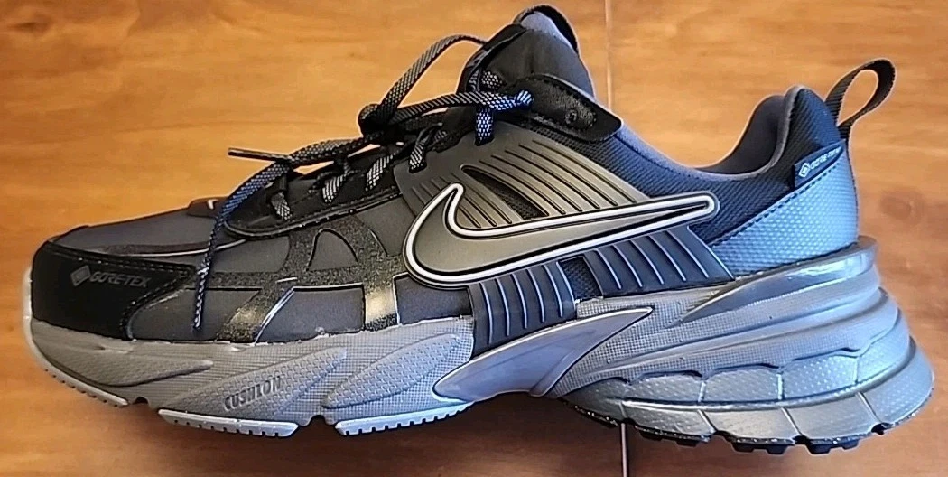 Nike V2K Run GTX Black Iron Grey Gore-Tex FZ2622-001 Women's 8.5