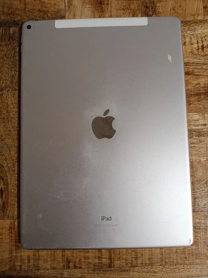 iPad Pro 12.9 1st Gen A1652 - Image 3 of 4