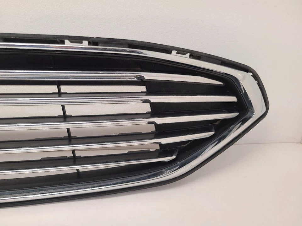 17-18 FORD FUSION Grille Energi Platinum Plug In Upper HS7Z8200AA Foto 2 de 4