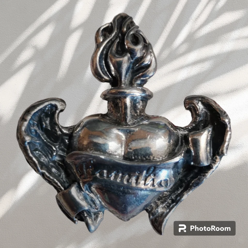 Ciondolo in argento sterling 925 intagliato. Sacro Cuore con ali stile gotico.❤️ - Immagine 4 di 4