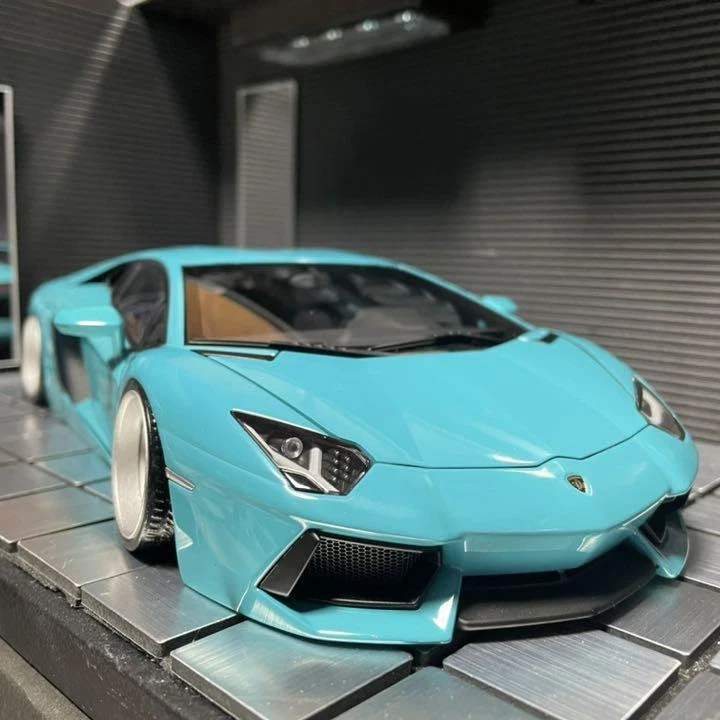 Tiffany Blue Lamborghini Aventador