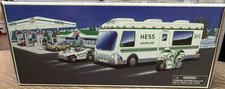 Hess 1998 Recreation Van w/ Dune Buggy & Motorcycle, Gas & Oil, White/Green