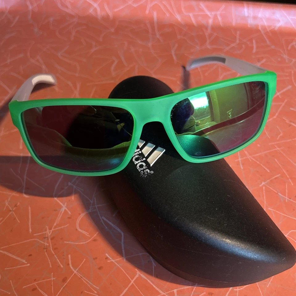 Очки солнцезащитные Adidas Whipstart 423 00 6056 61-16 140 матовые зеленые и белые - Изображение 2 из 4