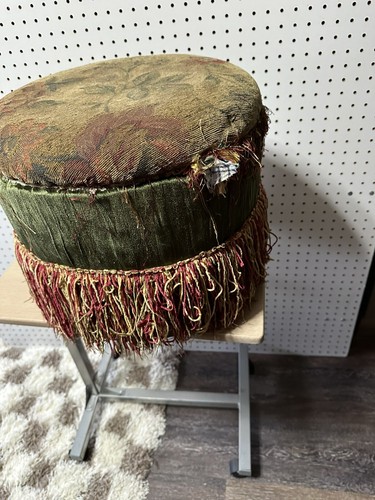 Vintage Round Foot Stool w/ tapestry cover and fringes - Picture 4 of 5