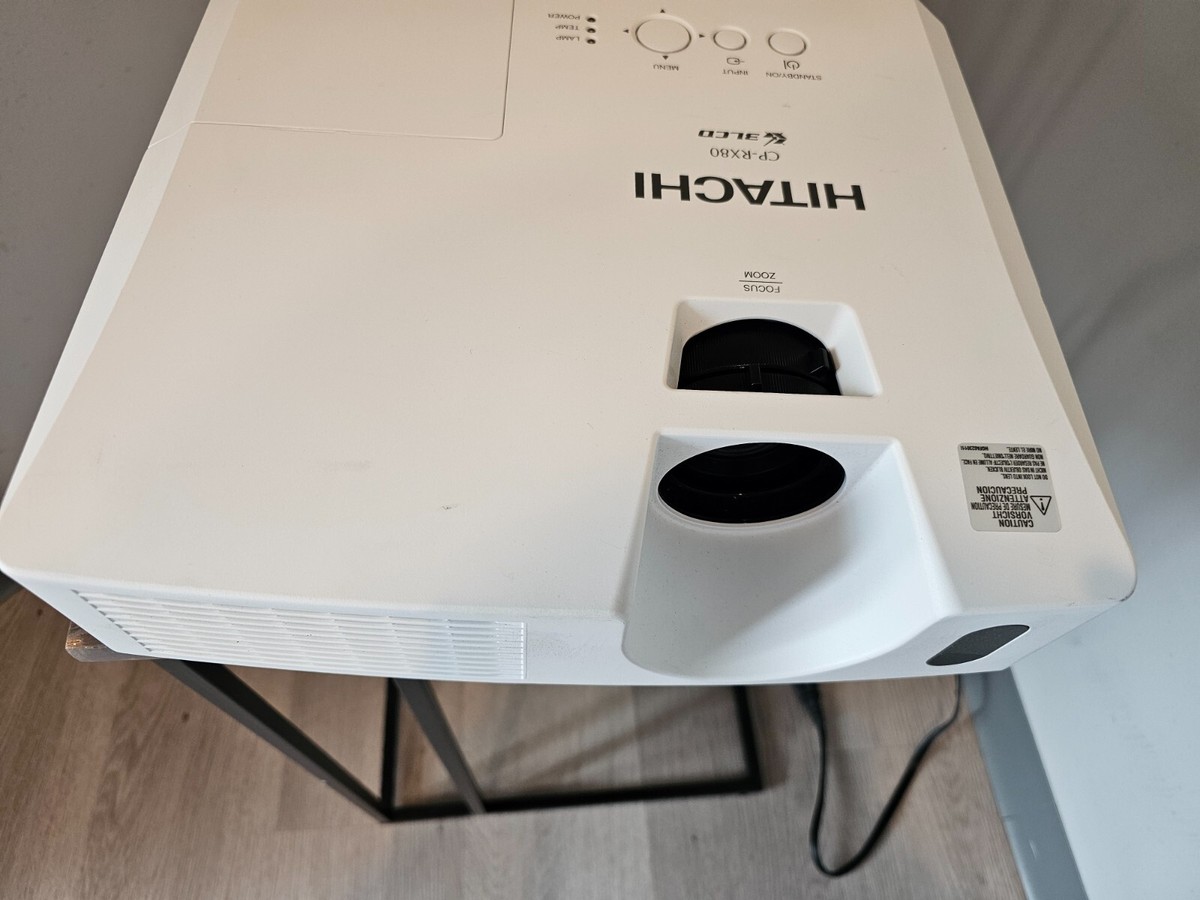 Hitachi CP-RX80 3 LCD Projector XGA 3LCD 2700 VGA w/ remote less 