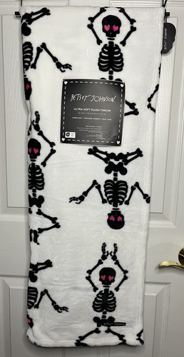 Betsey Johnson Halloween Ultra Soft Plush Throw Blanket Yoga Skeletons 50X70
