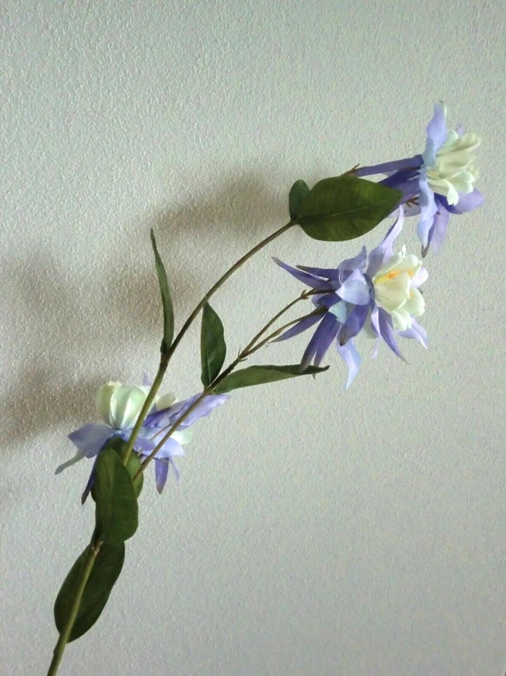 Akelei, Farbe Flieder-Creme, Kunstblume, Sommerblumen - Bild 3 von 4