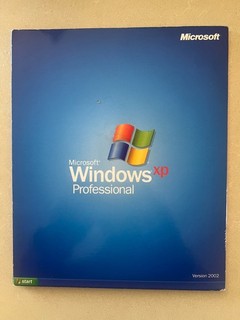 Microsoft Windows XP Professional version 2002 Big Binder Case