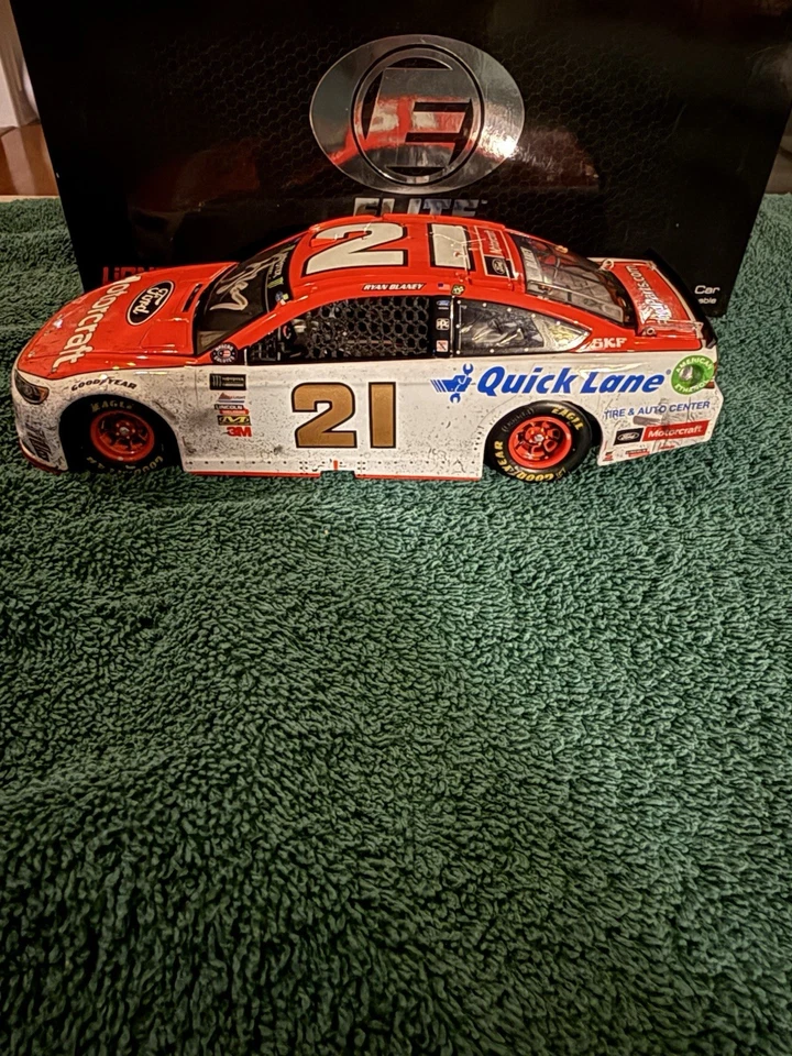 Ryan Blaney 2017 #21 1:24 Motorcraft Pocono Win Elite 73/121 firmado en persona Foto 4 de 4