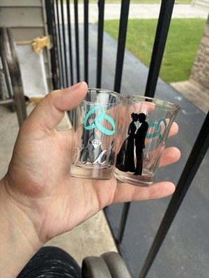 Mr & Mrs Wedding Shot Glass Set of 2, 1.5oz Clear Glass Bride & Groom Print