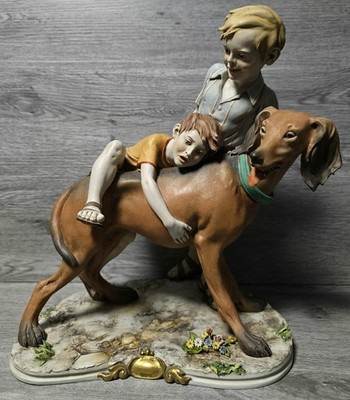 Vintage Triade Benacchio Italien Porzellan Figur von zwei Jungen spielen mit einem Hund