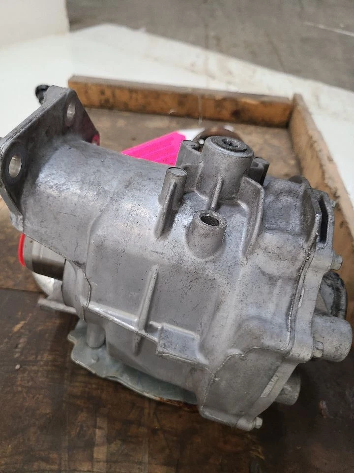 2015-2019 LINCOLN MKC Transfer Case Without Tow Package EJ7Z7251C 15-19       - Image 4 of 4