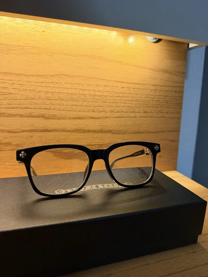 Chrome Hearts男女通用设计眼镜带盒、布和卡片 — 第 3/4 张图片