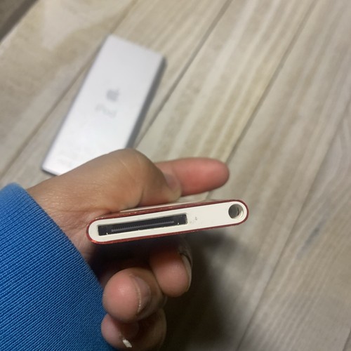 LOT of 2 Apple iPod A199 Red & Silver For Parts - Picture 8 of 10